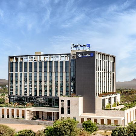 Radisson Blu Hotel & Spa, Nashik Zewnętrze zdjęcie