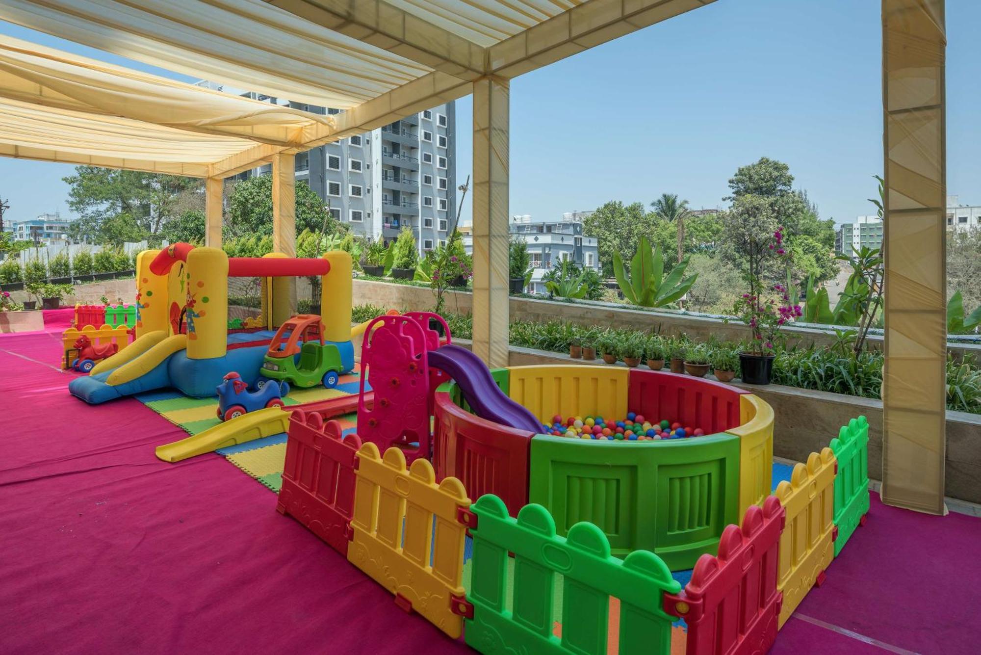 Radisson Blu Hotel & Spa, Nashik Zewnętrze zdjęcie